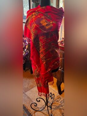 Magenta pashmina scarf from Morroco